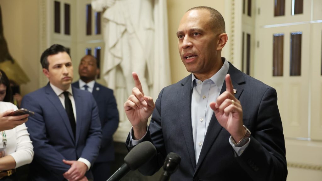 Democrats set to meet Trump on government shutdown