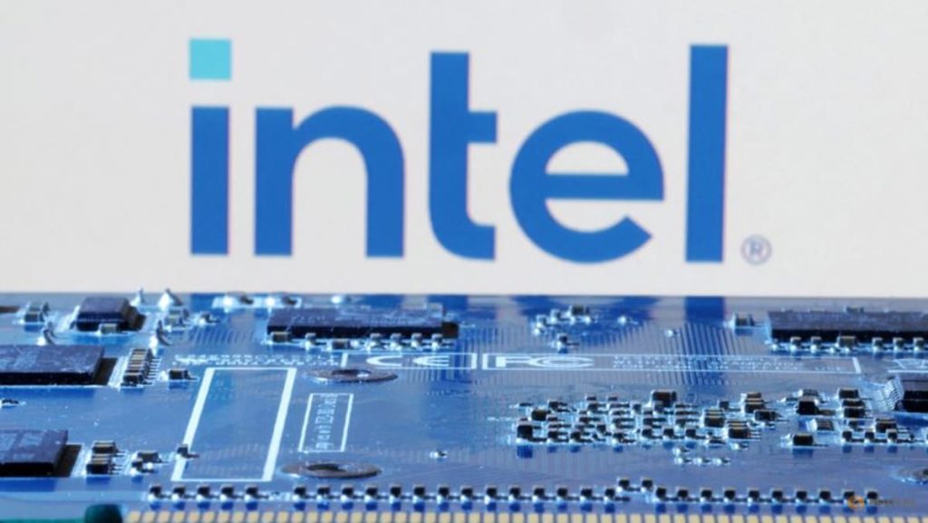 Intel trims full-year expense outlook following Altera stake sale