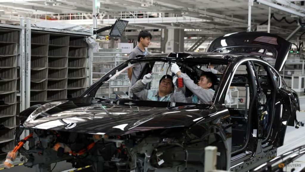 China’s industrial profits rise 0.9% in January-August