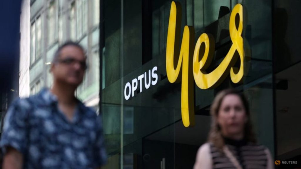 Singtel says Optus CEO needs time to fix issues after emergency call outages