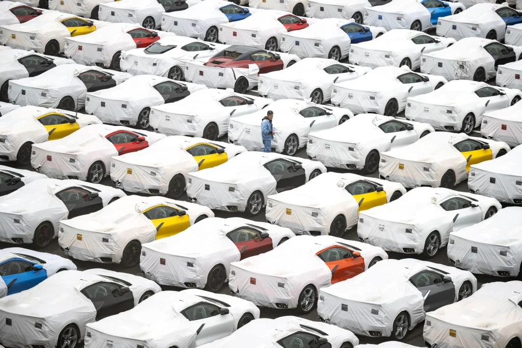 Trump signs order to lower US tariffs on Japan autos to 15%