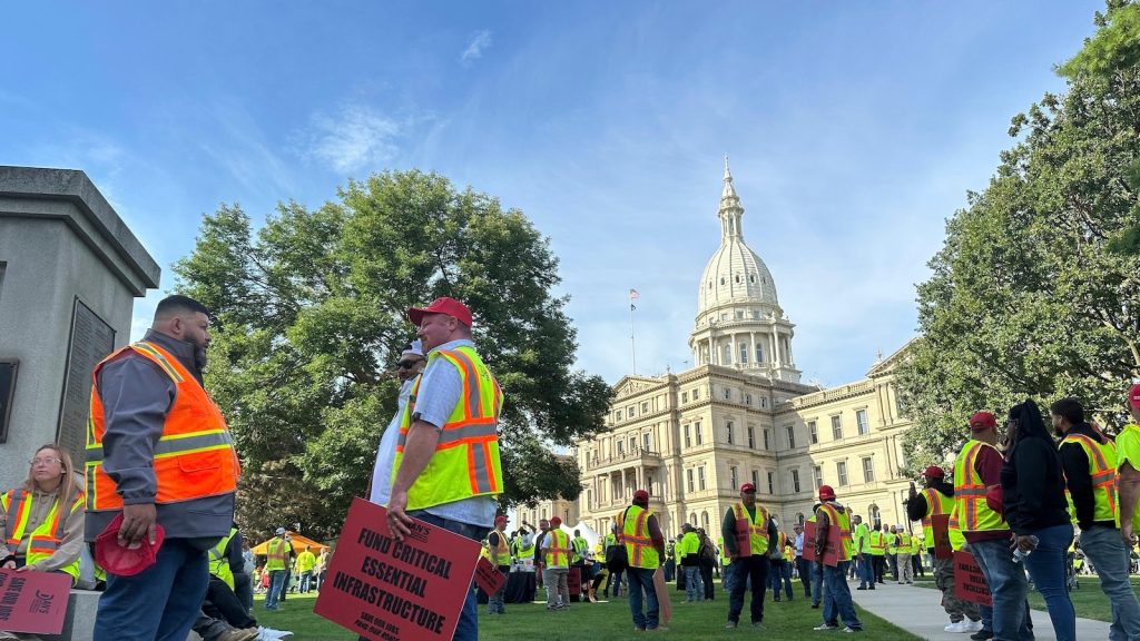 Gov. Whitmer to address Michigan’s economy as possible state and federal shutdowns loom