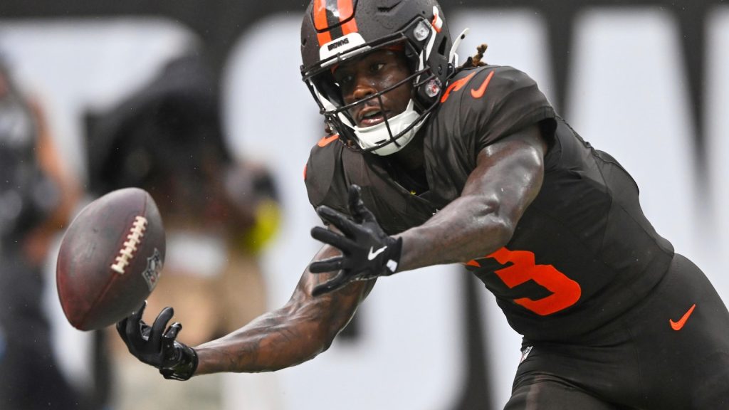 Browns’ defense continues to dominate, but can it keep carrying the team?