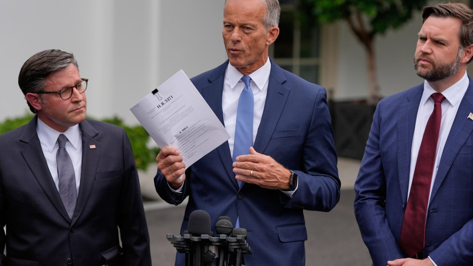 US government on brink of first shutdown in almost seven years amid partisan standoff in Congress