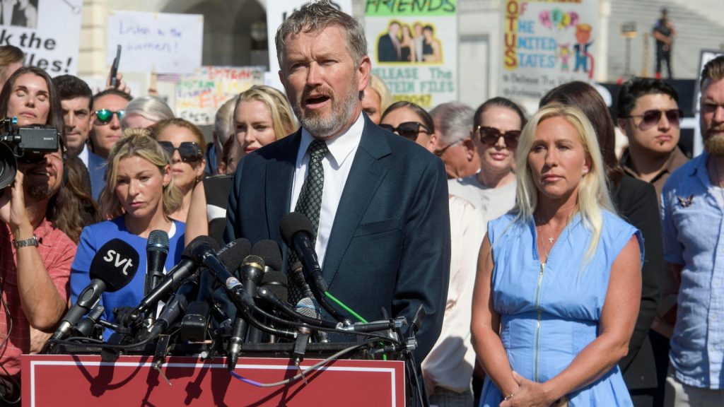Trump-targeted GOP congressman Massie tours his Kentucky district with support from Sen. Rand Paul