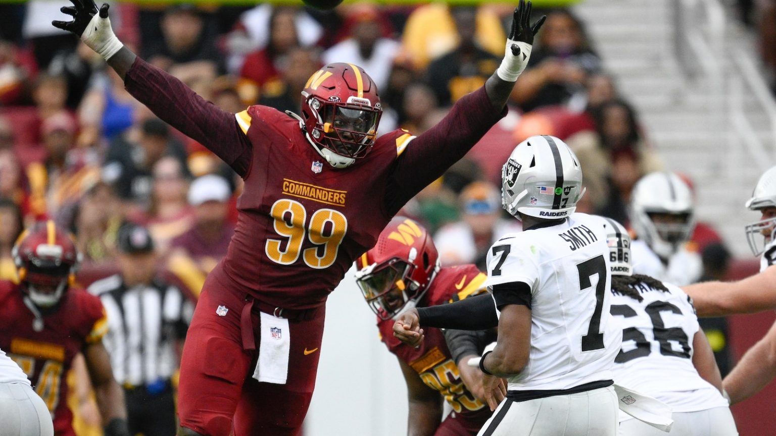 Raiders’ offensive line woes leave Geno Smith under siege, Ashton Jeanty stifled