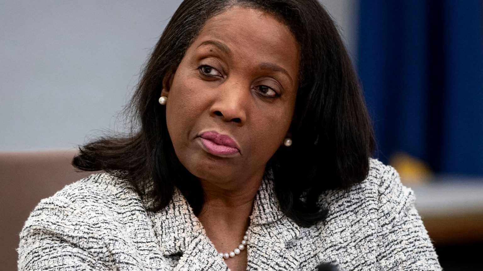 Supreme Court lets Fed Governor Lisa Cook keep job pending oral argument