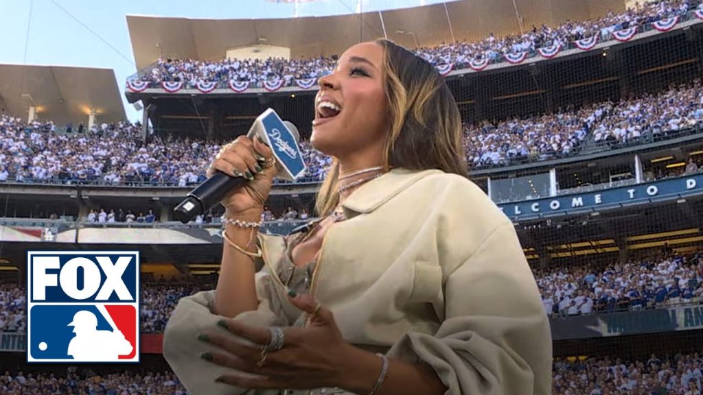 Tinashe & Deborah Cox perform National Anthems ๐บ๐ธ๐จ๐ฆ ahead of World Series Game 4