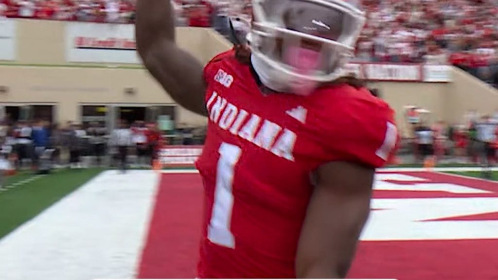 HIM-BY. Indiana comes through on 4th and goal for the TD !@discover #DiscoverB1G #ItsFanSeason #Sponsored