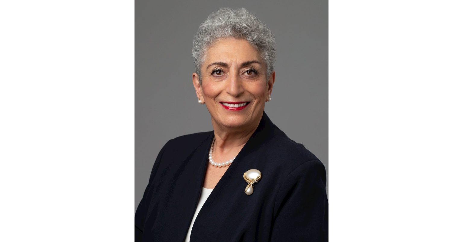The Inner Circle acknowledges Dr. Yasmen Helen Simonian, as a Pinnacle Professional Member Inner Circle of Excellence