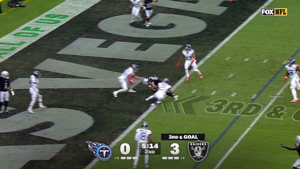 Geno Smith finds Michael Mayer for a touchdown, extending Raiders' lead over Titans | NFL Highlights