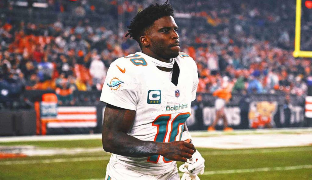 Dolphins’ Tyreek Hill Undecided on Retiring After Season-Ending Knee Injury