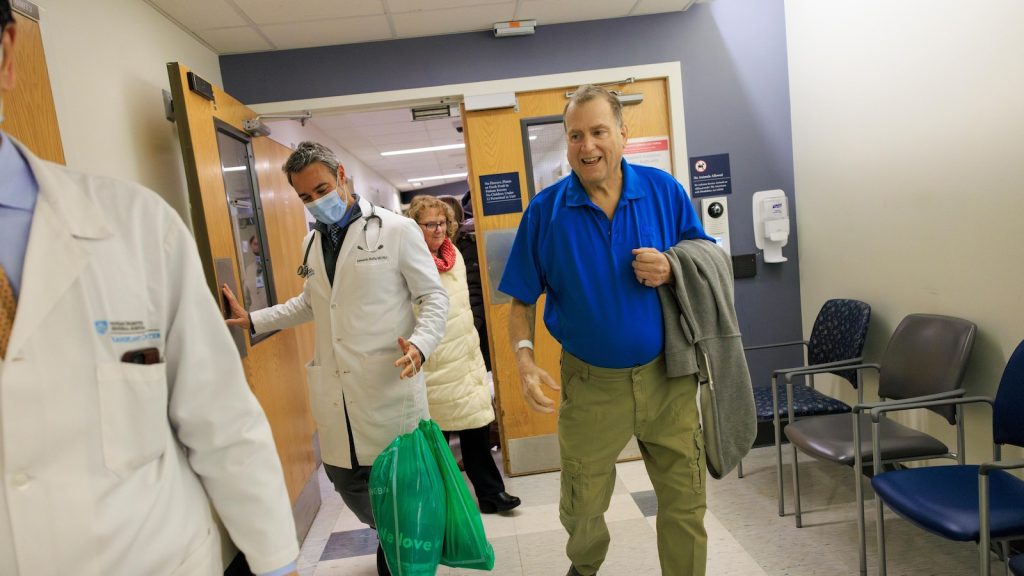 New Hampshire man resumes dialysis after record 271 days living with a pig kidney