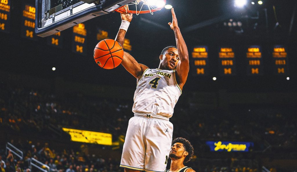 No. 7 Michigan Turns in Record 1st Half in Rout Over Oakland