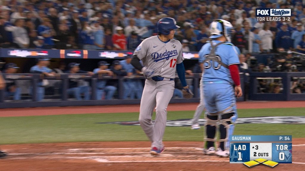 Mookie Betts & Will Smith Spark THREE-RUN Inning to give Dodgers a 3-0 lead vs. Blue Jays